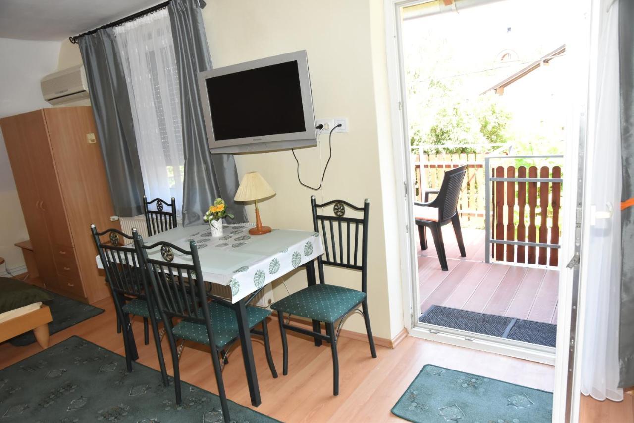 Gyenesi Virág Apartman Gyenesdiás Szoba fotó